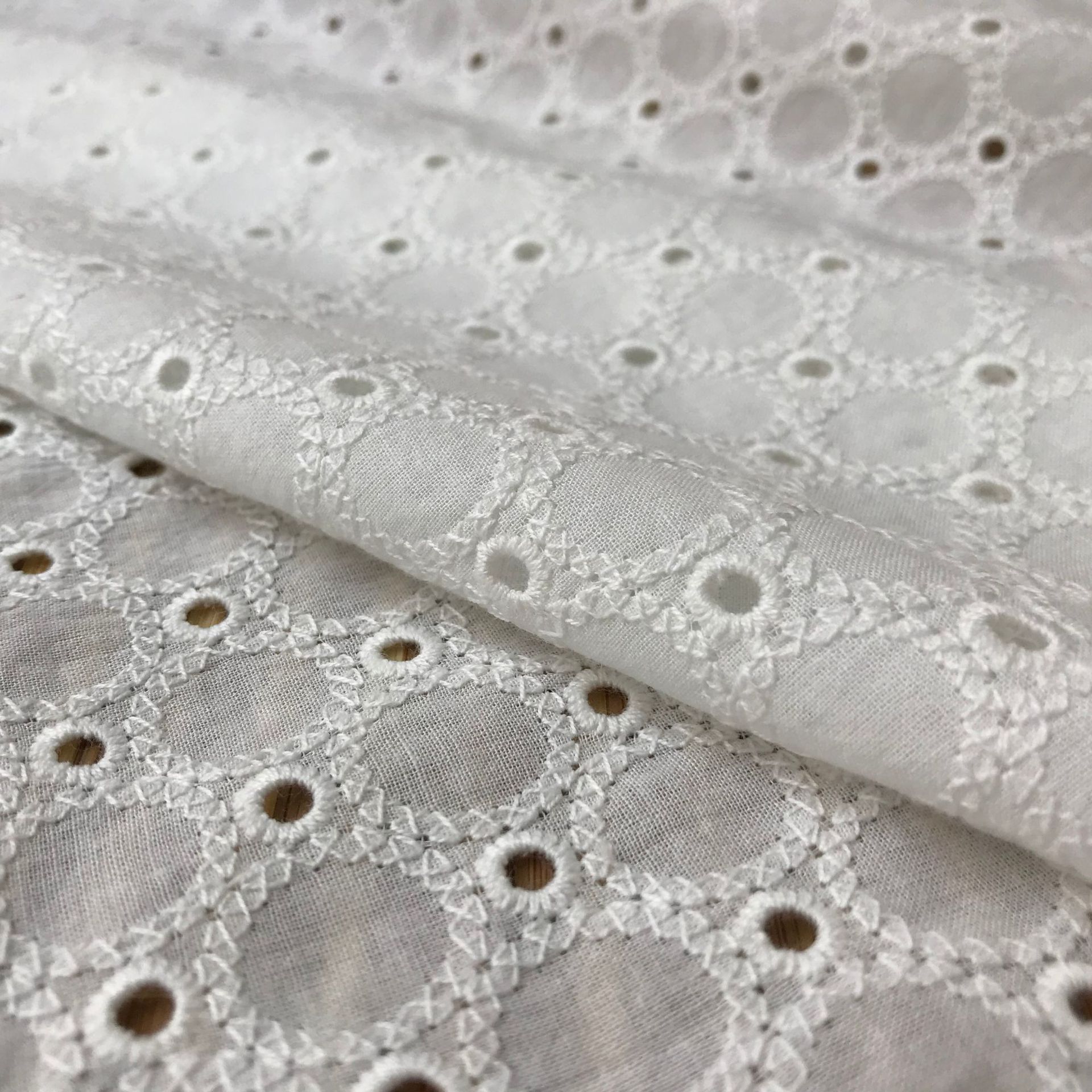 Cotton Denim Small Circle Eyel - Sewing Eyelet Fabric 评论和价格