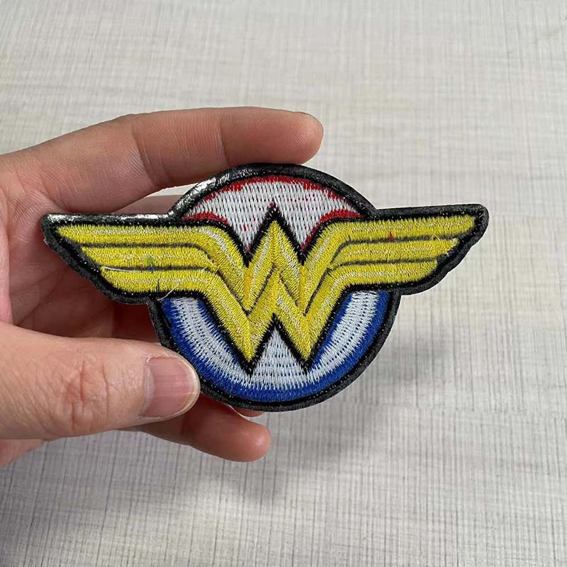 W Alphabet Letter Embroidered  - Velcro Sew On 评论和价格