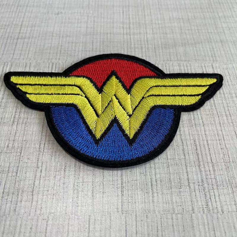 W Alphabet Letter Embroidered  - Velcro Sew On 评论和价格